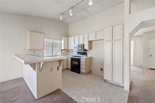 Detail Gallery Image 9 of 25 For 1289 Biltmore Cir, Corona,  CA 92882 - 3 Beds | 2 Baths