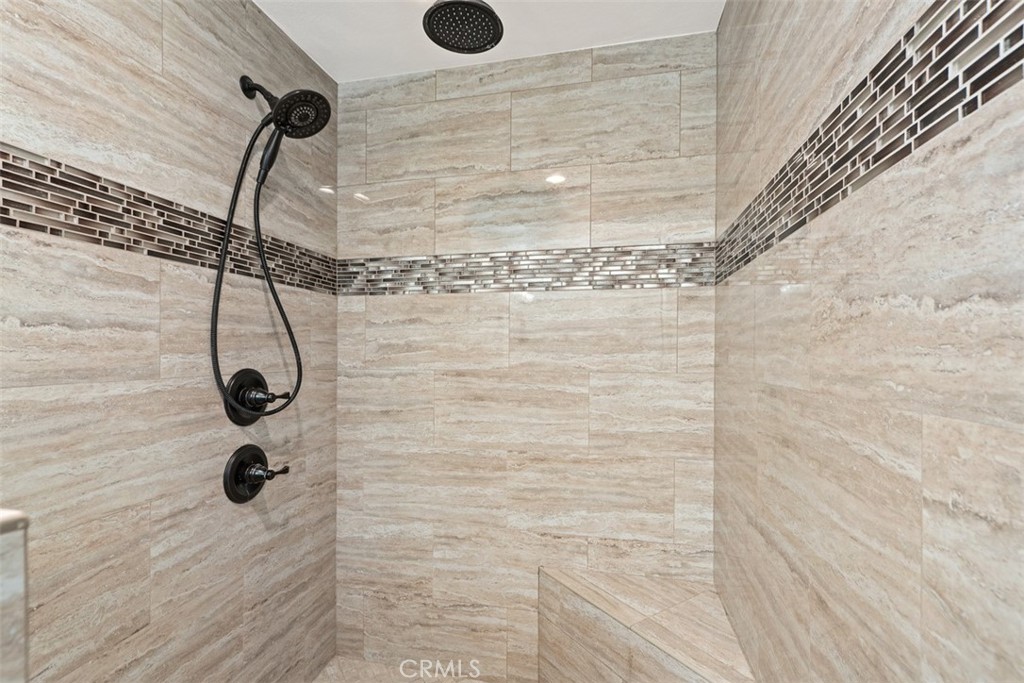 https://media.crmls.org/medias/0b171ec9-1ed1-4ccf-8351-e08fbbca5ce2.jpg?preset=X-Large