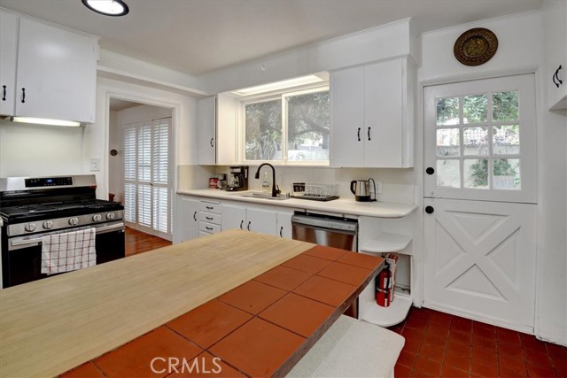 4221 Hazel Kirk Drive, Los Angeles CA: https://media.crmls.org/medias/0b197e7e-204c-42c6-a248-5fbc97b34dfd.jpg