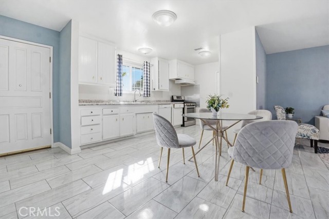 Detail Gallery Image 4 of 14 For 1573 Casarin Ave, Simi Valley,  CA 93065 - 4 Beds | 2 Baths