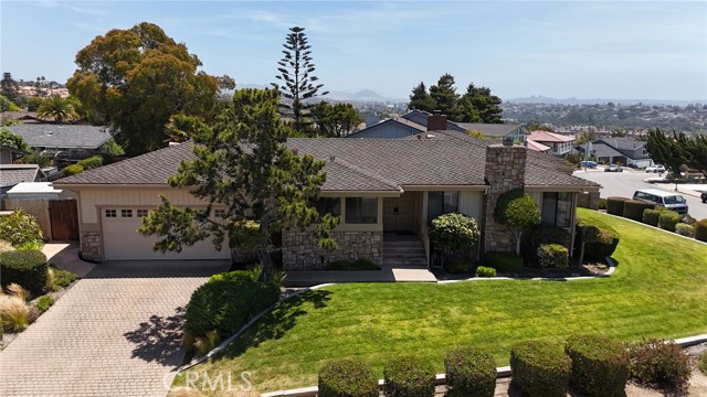 250 Coral Court, Pismo Beach CA: https://media.crmls.org/medias/0b1a9d34-ee86-4102-b4cb-7c054f2b2dae.jpg