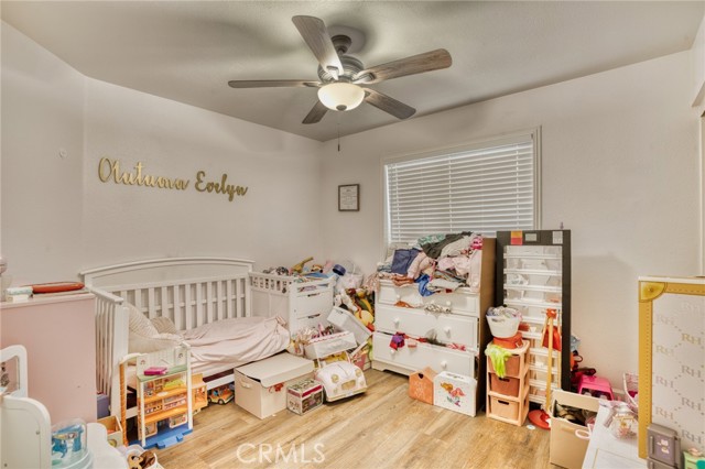 5802 Russ Place, Palmdale CA: https://media.crmls.org/medias/0b1b4486-8b85-4551-b7f8-9d721b49dc04.jpg