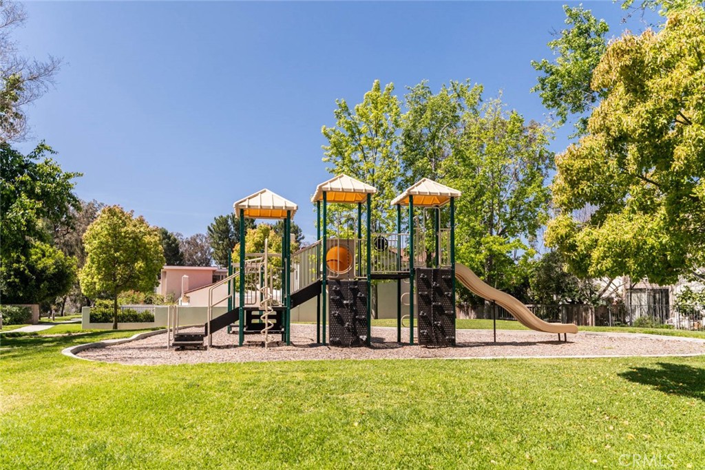 https://media.crmls.org/medias/0b1b6273-b8dc-4047-9726-a536f14d4628.jpg?preset=X-Large