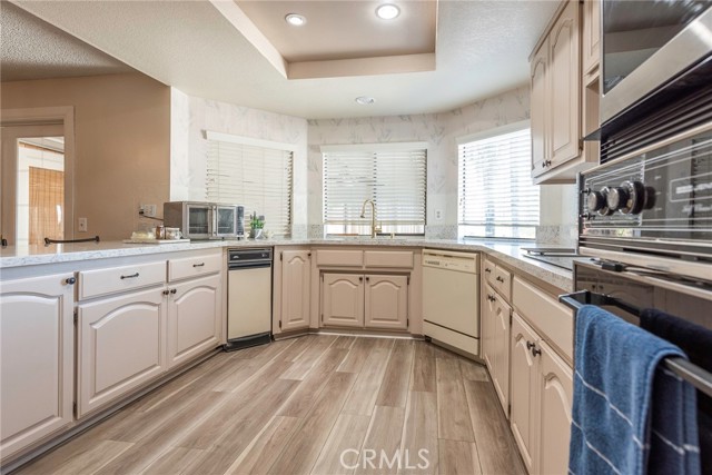 Detail Gallery Image 28 of 41 For 23116 Compass Dr, Canyon Lake,  CA 92587 - 3 Beds | 2 Baths