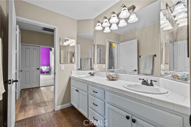15355 Michael Crest Drive, Canyon Country CA: https://media.crmls.org/medias/0b1c9709-0afb-4cfb-bdba-4f93f4b2c6ef.jpg