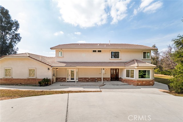 Detail Gallery Image 4 of 46 For 31144 5th Ave, Redlands,  CA 92374 - 4 Beds | 4/1 Baths