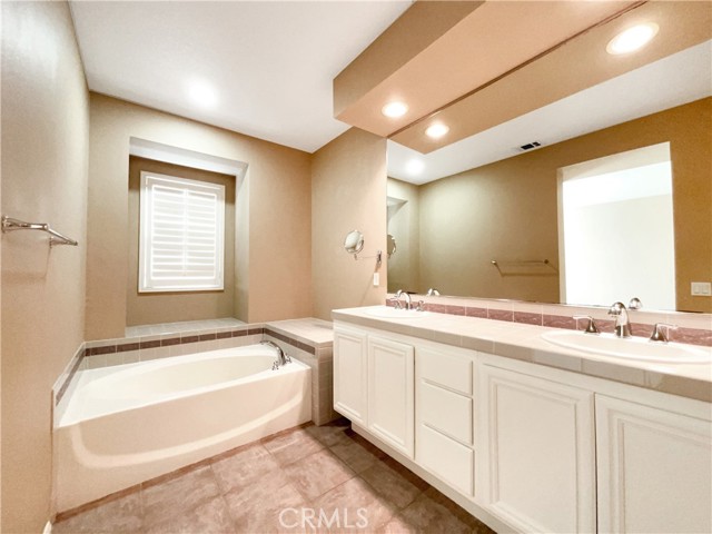 Detail Gallery Image 20 of 25 For 26833 Shorebreak Ln #32,  Valencia,  CA 91355 - 3 Beds | 2/1 Baths