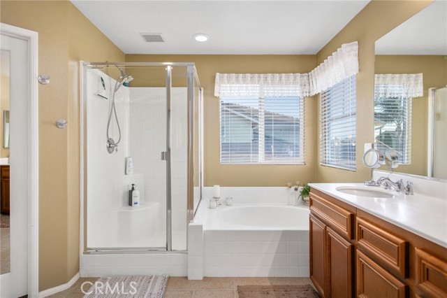 6347 Lyndsey Street, Eastvale CA: https://media.crmls.org/medias/0b1d8d84-f7c8-490a-b548-6086a2462f15.jpg