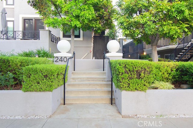 Detail Gallery Image 30 of 35 For 240 S Mentor #2,  Pasadena,  CA 91106 - 2 Beds | 2/1 Baths