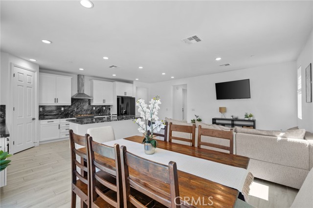 Detail Gallery Image 13 of 45 For 24205 Selwood Dr, Corona,  CA 92883 - 3 Beds | 2 Baths