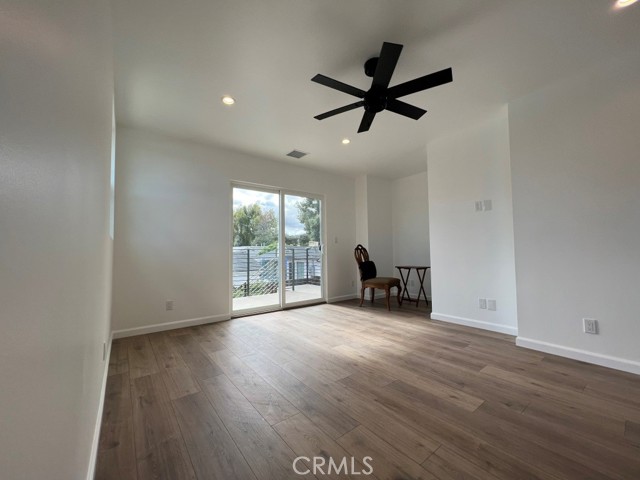 23042 Saticoy St. photo 11