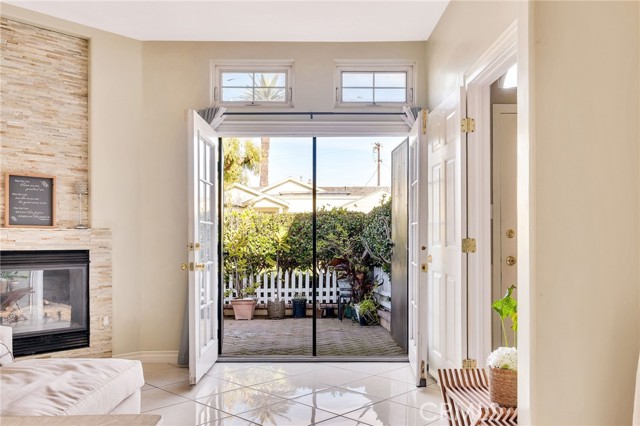 Detail Gallery Image 5 of 51 For 8819 Glider, Los Angeles,  CA 90045 - 3 Beds | 2 Baths