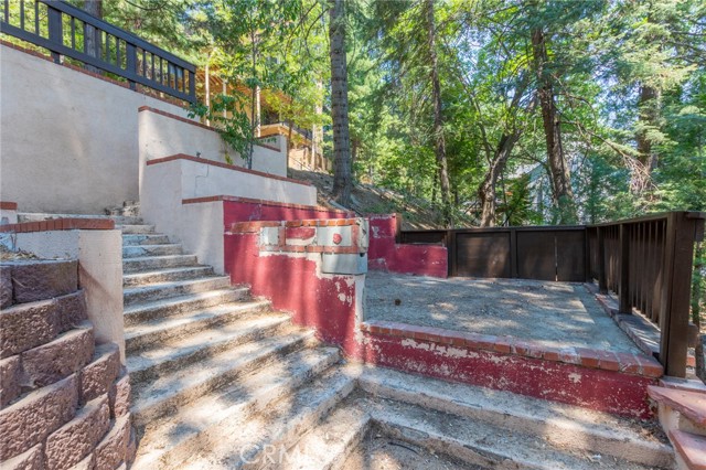 Detail Gallery Image 16 of 29 For 260 S Fairway Dr, Twin Peaks,  CA 92391 - 4 Beds | 3 Baths