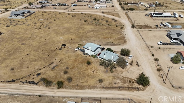 Detail Gallery Image 5 of 25 For 11012 Matilija Rd, Apple Valley,  CA 92308 - 4 Beds | 2 Baths