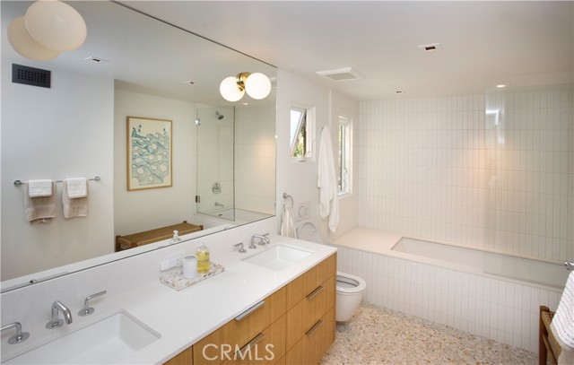 Detail Gallery Image 32 of 42 For 1944 Ocean Way, Laguna Beach,  CA 92651 - 3 Beds | 3/1 Baths