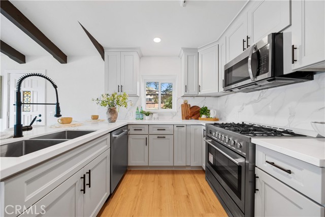 2838 Lambert Drive, Los Angeles CA: https://media.crmls.org/medias/0b205f28-da6c-4a34-aa51-7138a8eedeca.jpg
