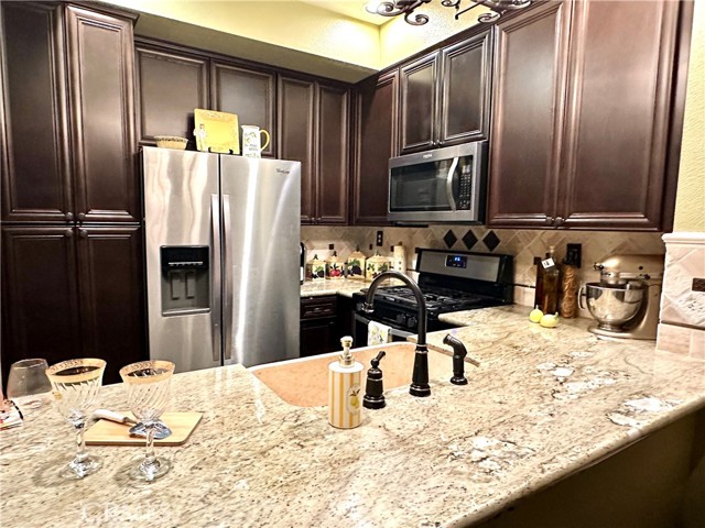 Detail Gallery Image 10 of 30 For 121 Pasto Rico, Rancho Santa Margarita,  CA 92688 - 2 Beds | 2/1 Baths
