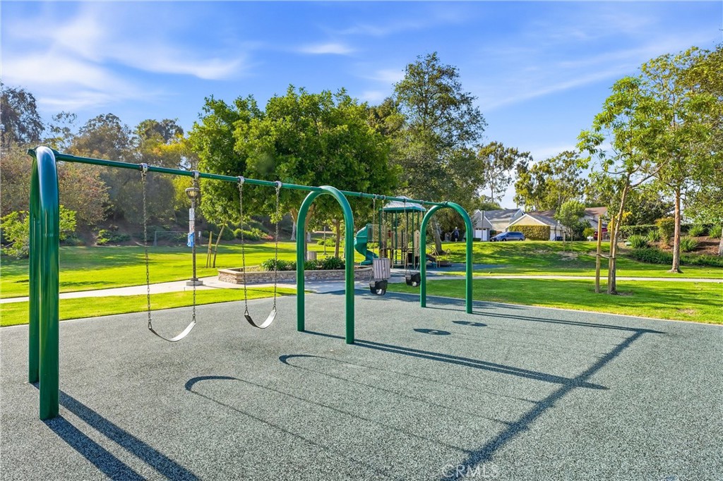 https://media.crmls.org/medias/0b217617-4f29-4553-babb-b82123e35175.jpg?preset=X-Large