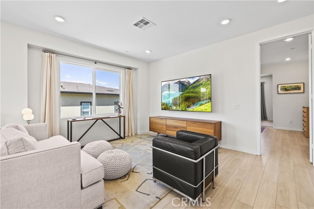 27774 Marquee Drive, Valencia CA: https://media.crmls.org/medias/0b21eef0-5d64-4dad-bd3c-59be2d76eae7.jpg