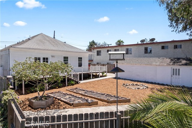 976 N Loma Vista Drive, Long Beach CA: https://media.crmls.org/medias/0b227abc-4cc4-4d20-82dd-d2b9fcf68e11.jpg