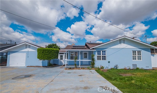 17196 Barbee St., Fontana CA: https://media.crmls.org/medias/0b23c3be-7e97-4632-8096-faed6e5b3949.jpg