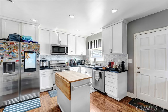 Detail Gallery Image 8 of 18 For 1982 Corson, Pasadena,  CA 91107 - 2 Beds | 1 Baths