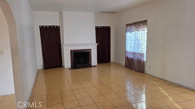 Detail Gallery Image 5 of 22 For 250 N Ridgewood Pl, Los Angeles,  CA 90004 - 6 Beds | 4/1 Baths