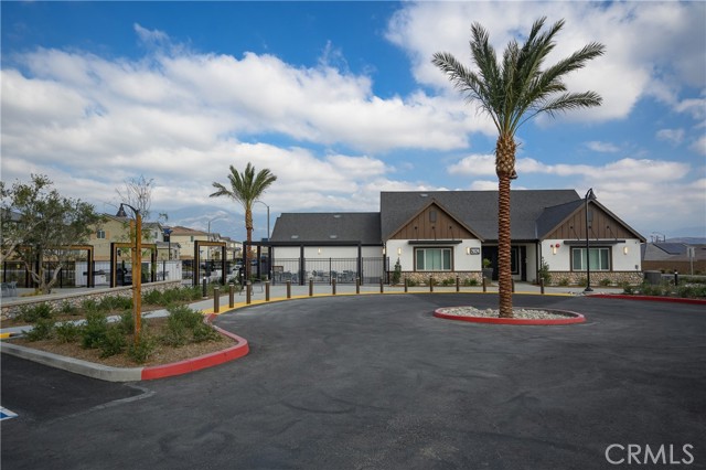2446 Gunner Ridge Way, Rialto CA: https://media.crmls.org/medias/0b256b64-77c9-4d6e-afc7-667529db5d5e.jpg