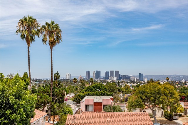 Detail Gallery Image 34 of 46 For 1569 Hi Point St, Los Angeles,  CA 90035 - 3 Beds | 3/1 Baths