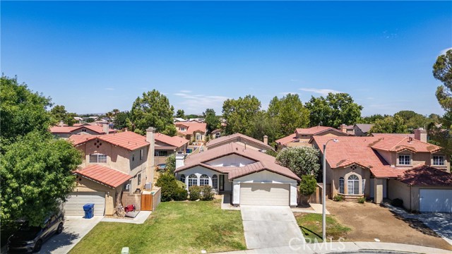 Detail Gallery Image 3 of 30 For 43906 Broadwater Ave, Lancaster,  CA 93535 - 3 Beds | 2 Baths