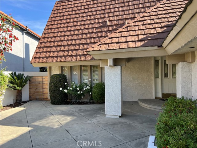 Detail Gallery Image 3 of 5 For 4061 Salacia, Irvine,  CA 92620 - 4 Beds | 2/1 Baths