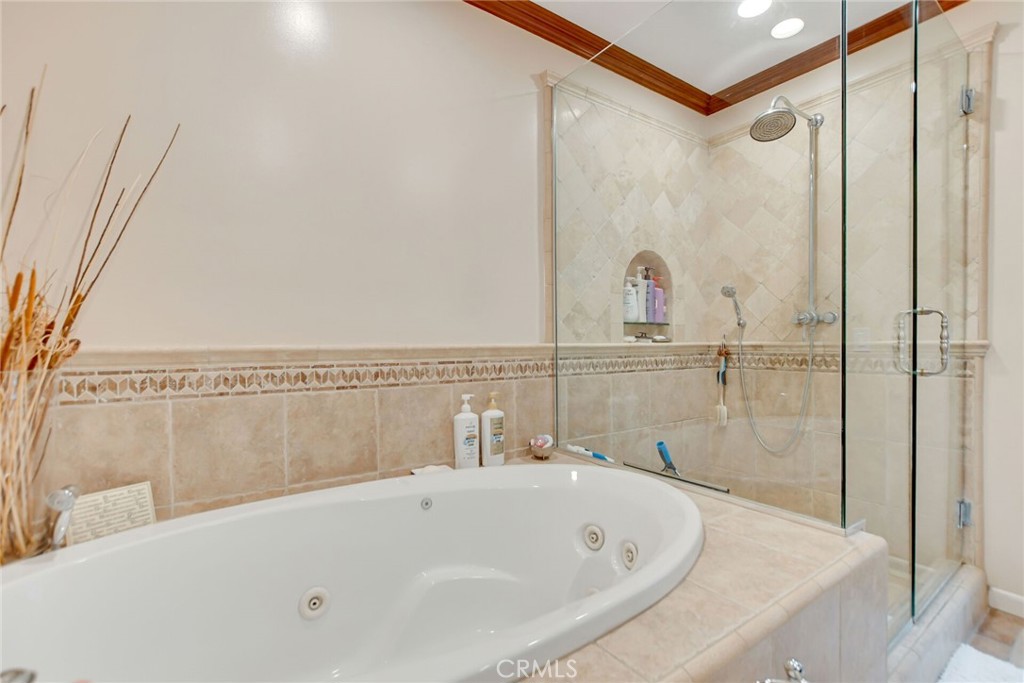 https://media.crmls.org/medias/0b26ddaf-6044-4438-b580-e82ea254e42c.jpg?preset=X-Large