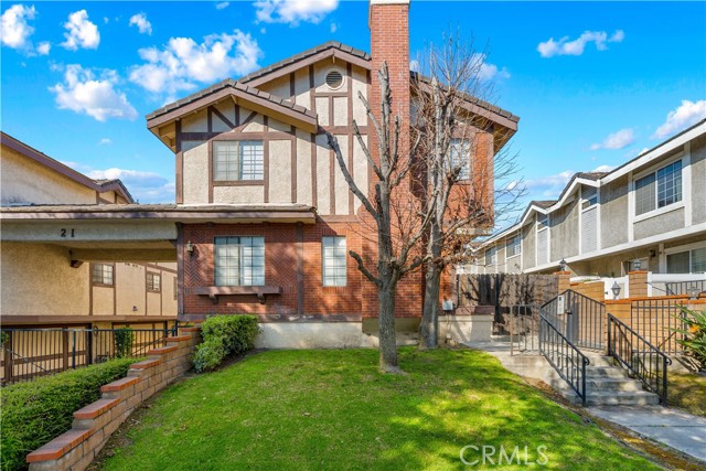 Detail Gallery Image 3 of 33 For 21 California St #H,  Arcadia,  CA 91006 - 2 Beds | 2/1 Baths