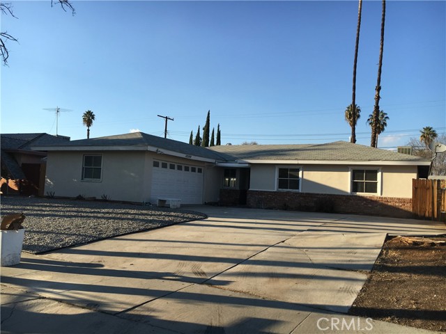 Detail Gallery Image 1 of 23 For 10599 Cochran Ave, Riverside,  CA 92505 - 4 Beds | 2 Baths