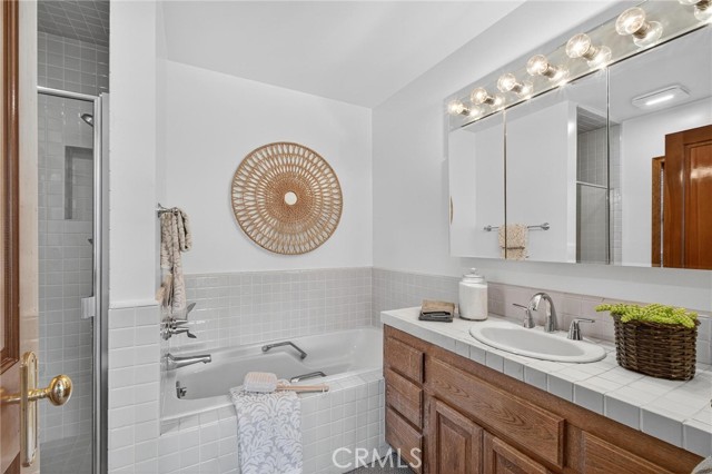 87 Dapplegray Lane, Rolling Hills Estates, California 90274, 5 Bedrooms Bedrooms, ,4 BathroomsBathrooms,Residential,For Sale,Dapplegray Lane,SB25233614