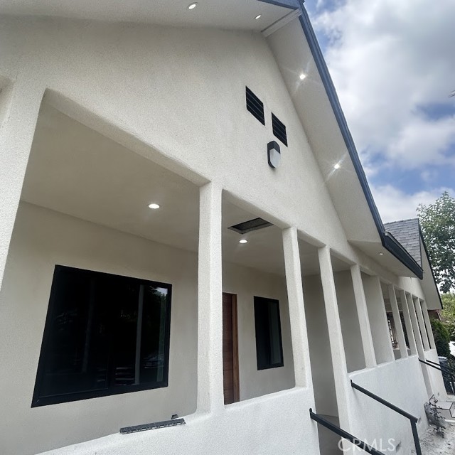 1167 N VIRGIL Avenue, Los Angeles CA: https://media.crmls.org/medias/0b2a0f72-0f0d-4c16-bc7c-24be407f0022.jpg