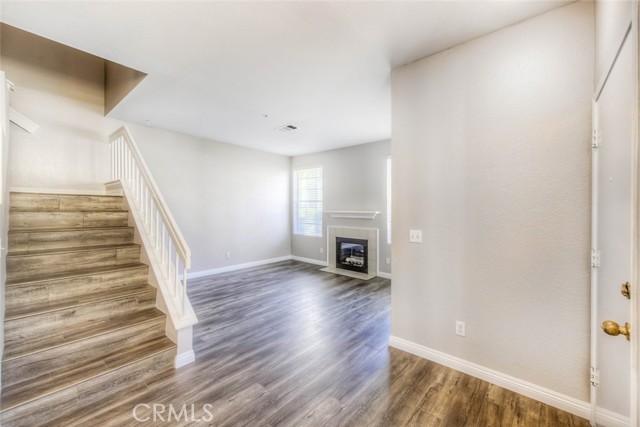 Detail Gallery Image 4 of 32 For 120 Gallery Way, Tustin,  CA 92782 - 3 Beds | 2/1 Baths