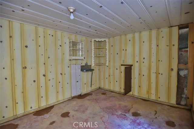 555 S Center St., Redlands CA: https://media.crmls.org/medias/0b2ad361-833e-4471-9608-166c0351b34e.jpg