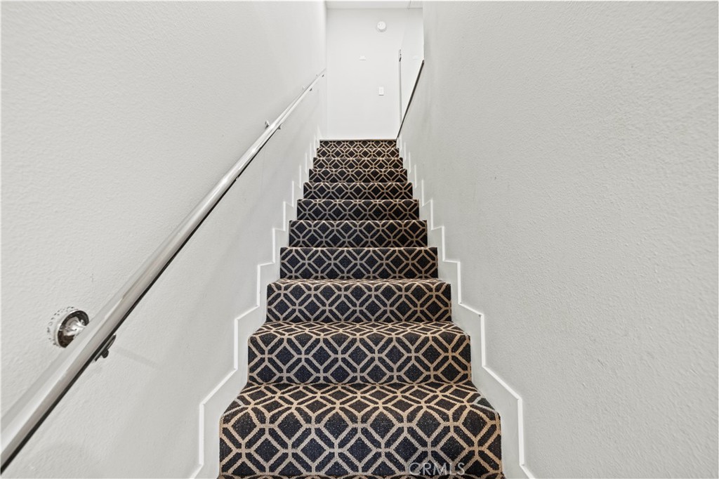 https://media.crmls.org/medias/0b2c22d3-8195-49e7-b818-b5bad83a52ee.jpg?preset=X-Large