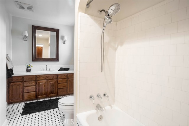 920 Coronado Drive, Glendale CA: https://media.crmls.org/medias/0b2c2464-72f8-4c07-be09-d7339a312829.jpg