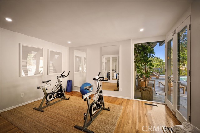 Detail Gallery Image 28 of 51 For 4750 Poe Ave, Woodland Hills,  CA 91364 - 4 Beds | 4 Baths