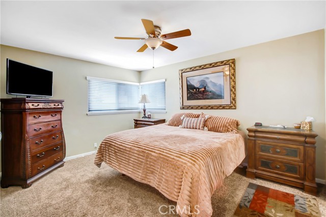 35710 Avenue H, Yucaipa CA: https://media.crmls.org/medias/0b2c6897-f529-477c-86cf-d5941251e5aa.jpg
