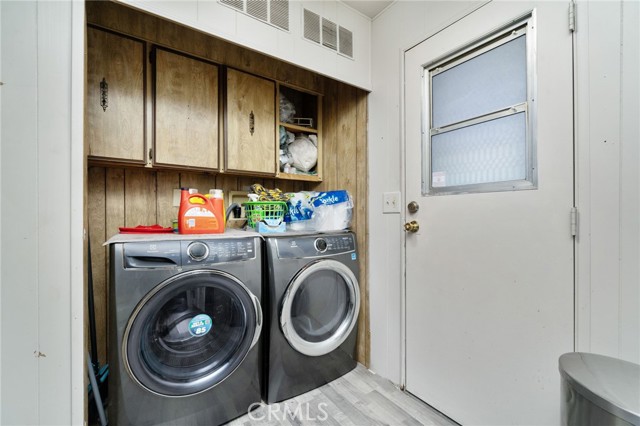 1512 E 5th Street, Ontario CA: https://media.crmls.org/medias/0b2cb0c6-86fa-4613-9999-1190256d4e22.jpg
