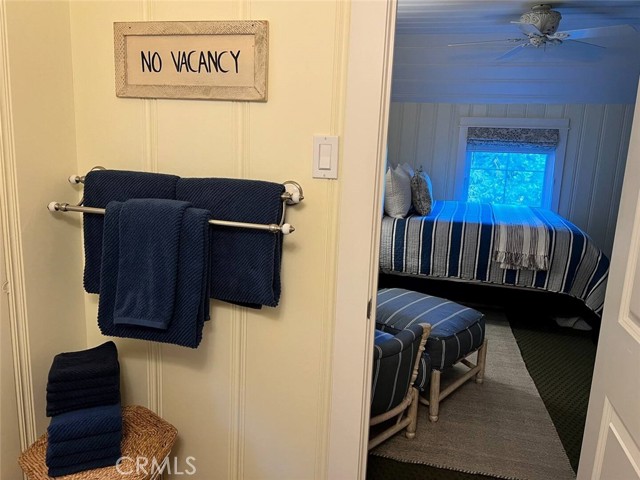 855 Lake Drive, Lake Arrowhead CA: https://media.crmls.org/medias/0b2d47d5-a2ba-41eb-8036-bdc3384e7c2a.jpg