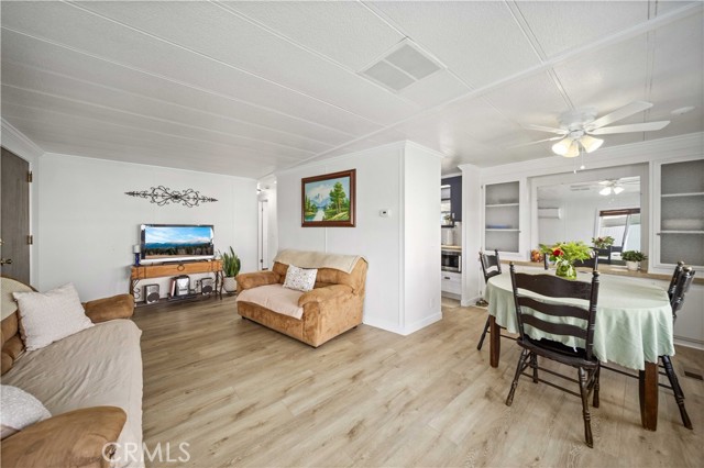 Detail Gallery Image 7 of 26 For 4444 E Avenue R Space 123, Palmdale,  CA 93552 - 2 Beds | 2 Baths