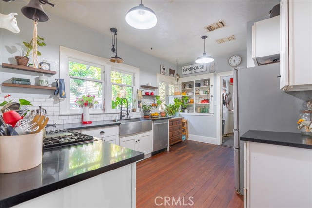 7914 Magnolia Avenue, Riverside CA: https://media.crmls.org/medias/0b2d6622-9765-4b39-807d-f6df13ef1f2d.jpg