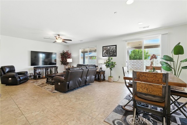 7043 W Avenue L5, Lancaster CA: https://media.crmls.org/medias/0b2d844f-20d9-4085-902e-023a952ae6ab.jpg