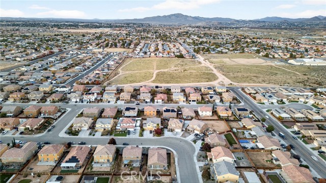 Detail Gallery Image 8 of 38 For 16649 Denham, Victorville,  CA 92395 - 3 Beds | 2 Baths
