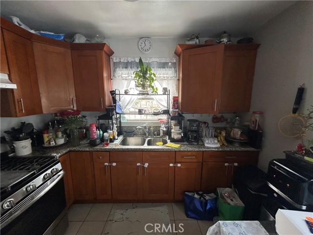Detail Gallery Image 5 of 14 For 1212 E 54th St, Los Angeles,  CA 90011 - – Beds | – Baths