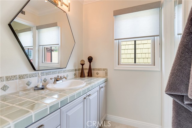 Detail Gallery Image 30 of 41 For 2534 Bungalow Pl, Corona Del Mar,  CA 92625 - 3 Beds | 2/1 Baths